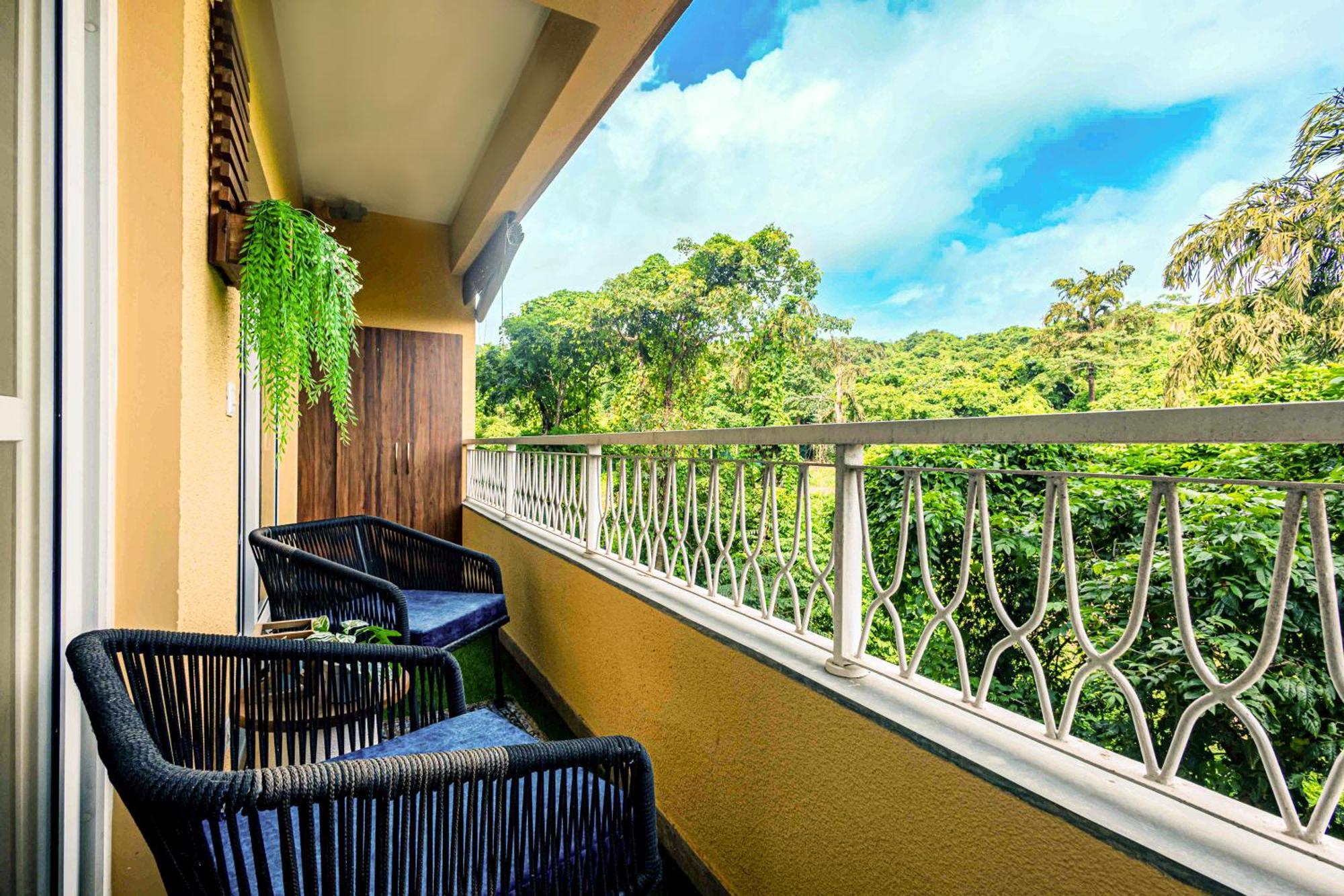 Alaya Stays 1 Bhk With Balcony & Pool - Veera Marina Candolim Exterior photo