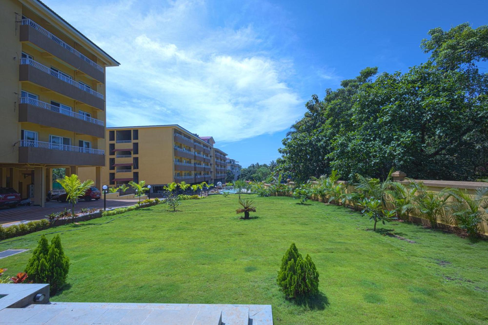 Alaya Stays 1 Bhk With Balcony & Pool - Veera Marina Candolim Exterior photo
