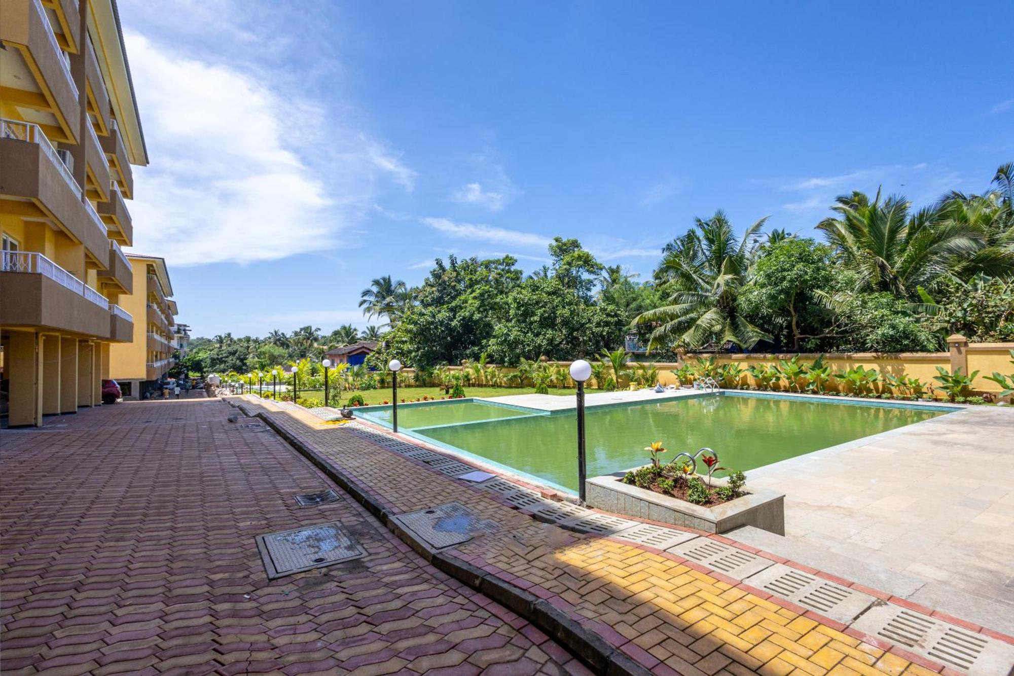 Alaya Stays 1 Bhk With Balcony & Pool - Veera Marina Candolim Exterior photo