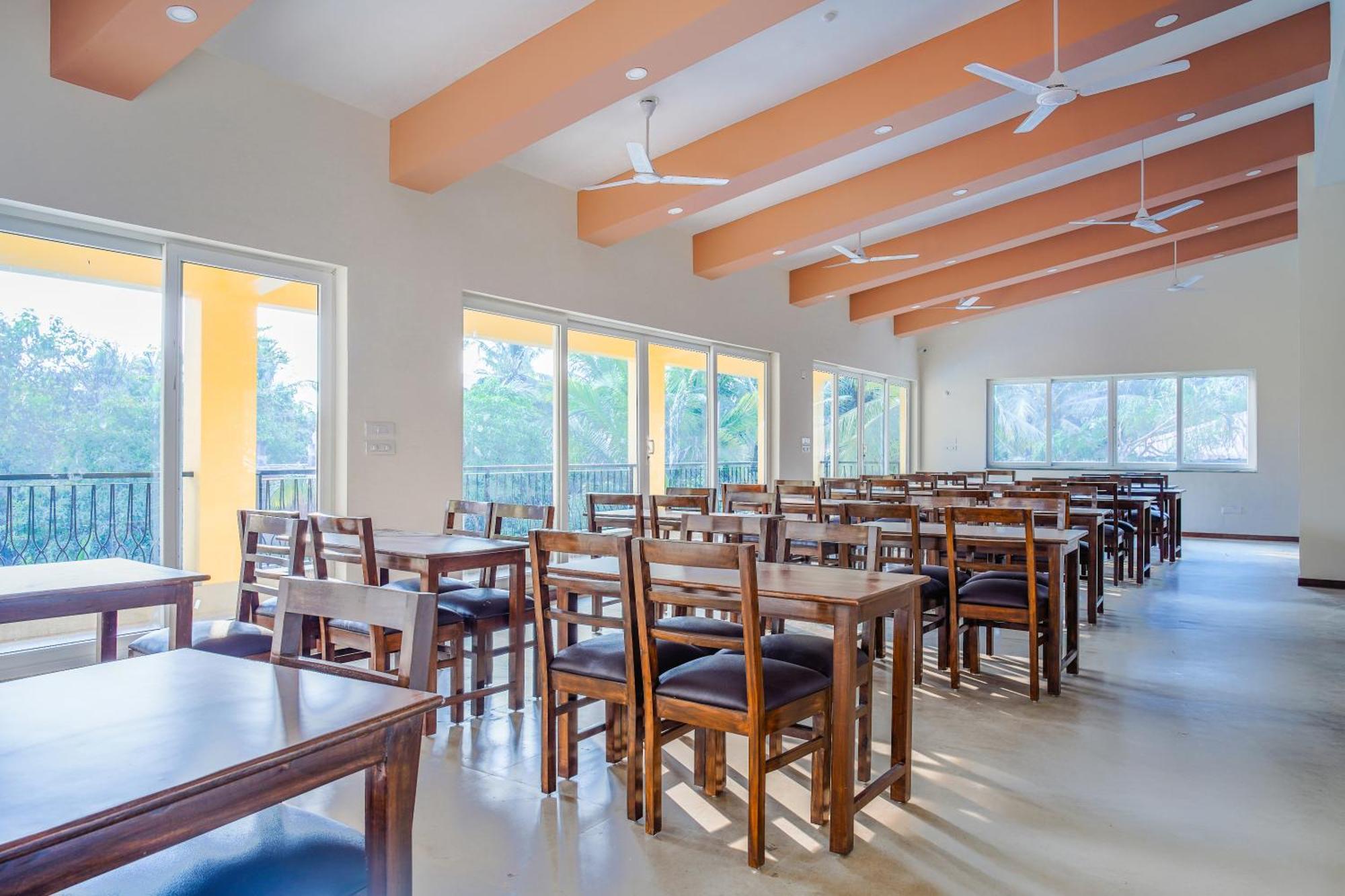 Alaya Stays 1 Bhk With Balcony & Pool - Veera Marina Candolim Exterior photo