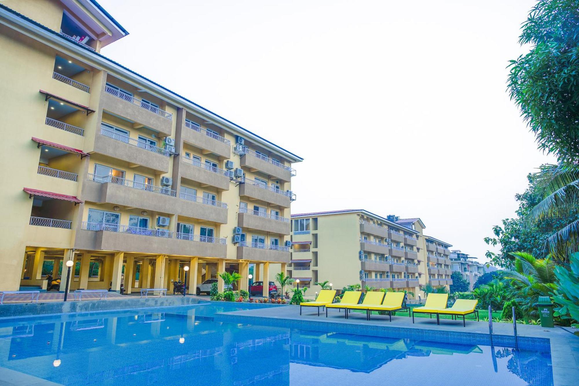 Alaya Stays 1 Bhk With Balcony & Pool - Veera Marina Candolim Exterior photo
