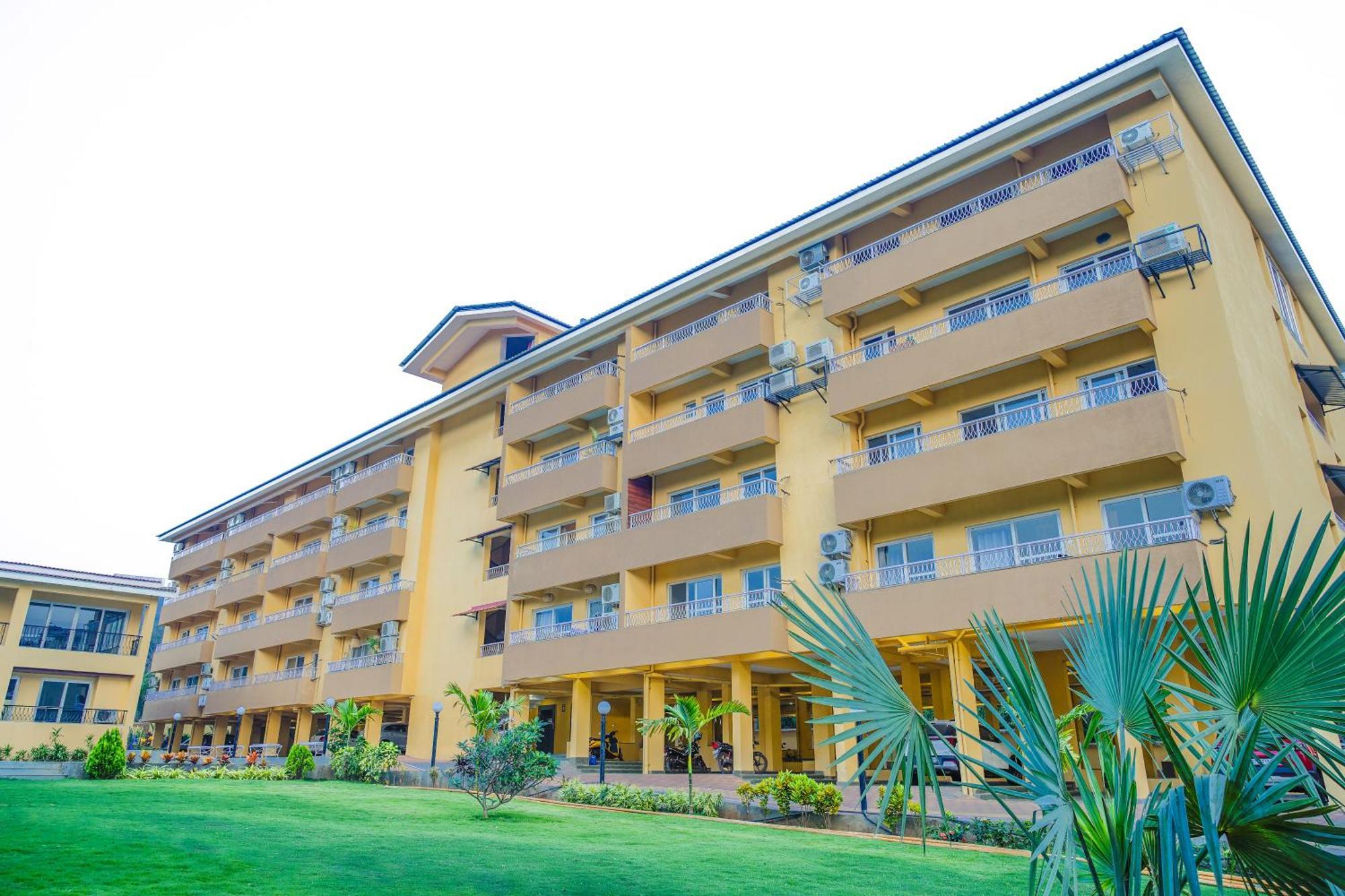 Alaya Stays 1 Bhk With Balcony & Pool - Veera Marina Candolim Exterior photo