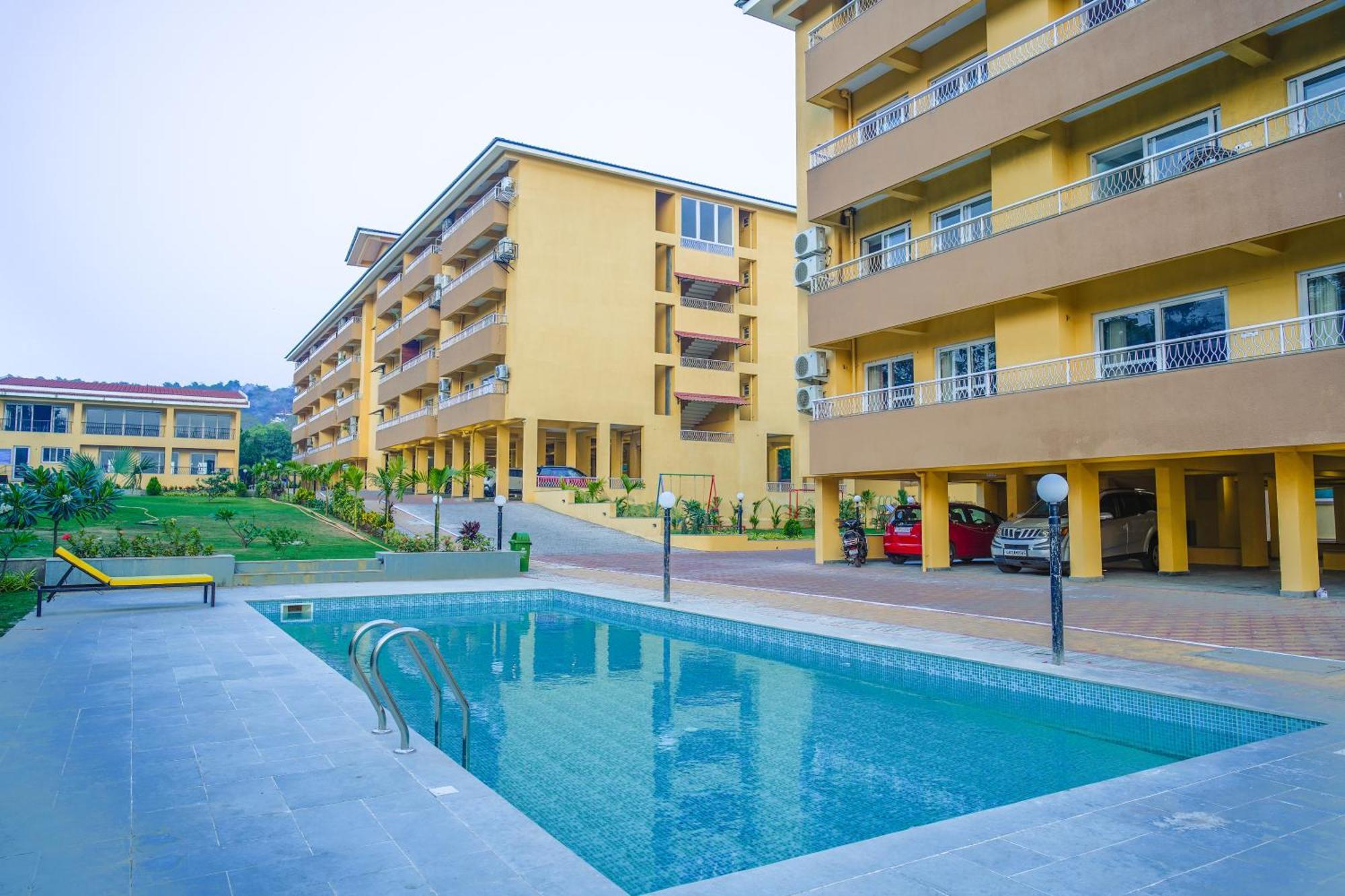 Alaya Stays 1 Bhk With Balcony & Pool - Veera Marina Candolim Exterior photo