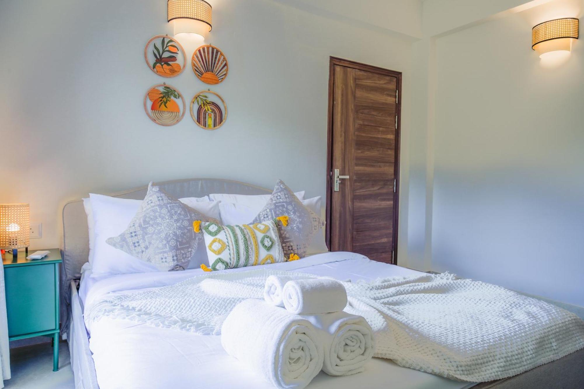 Alaya Stays 1 Bhk With Balcony & Pool - Veera Marina Candolim Exterior photo