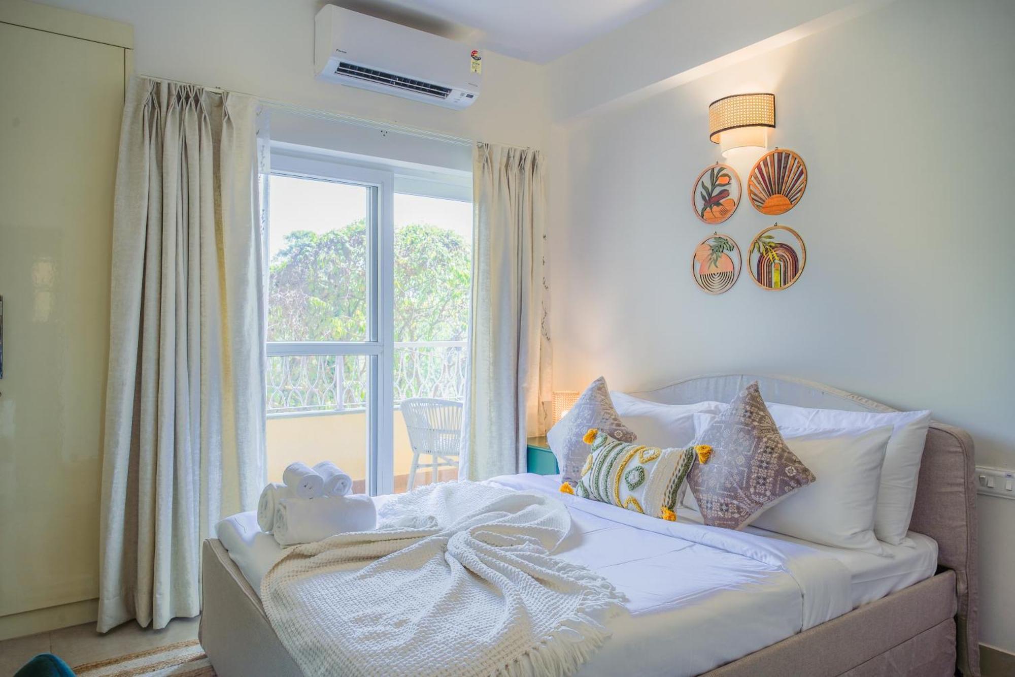 Alaya Stays 1 Bhk With Balcony & Pool - Veera Marina Candolim Exterior photo