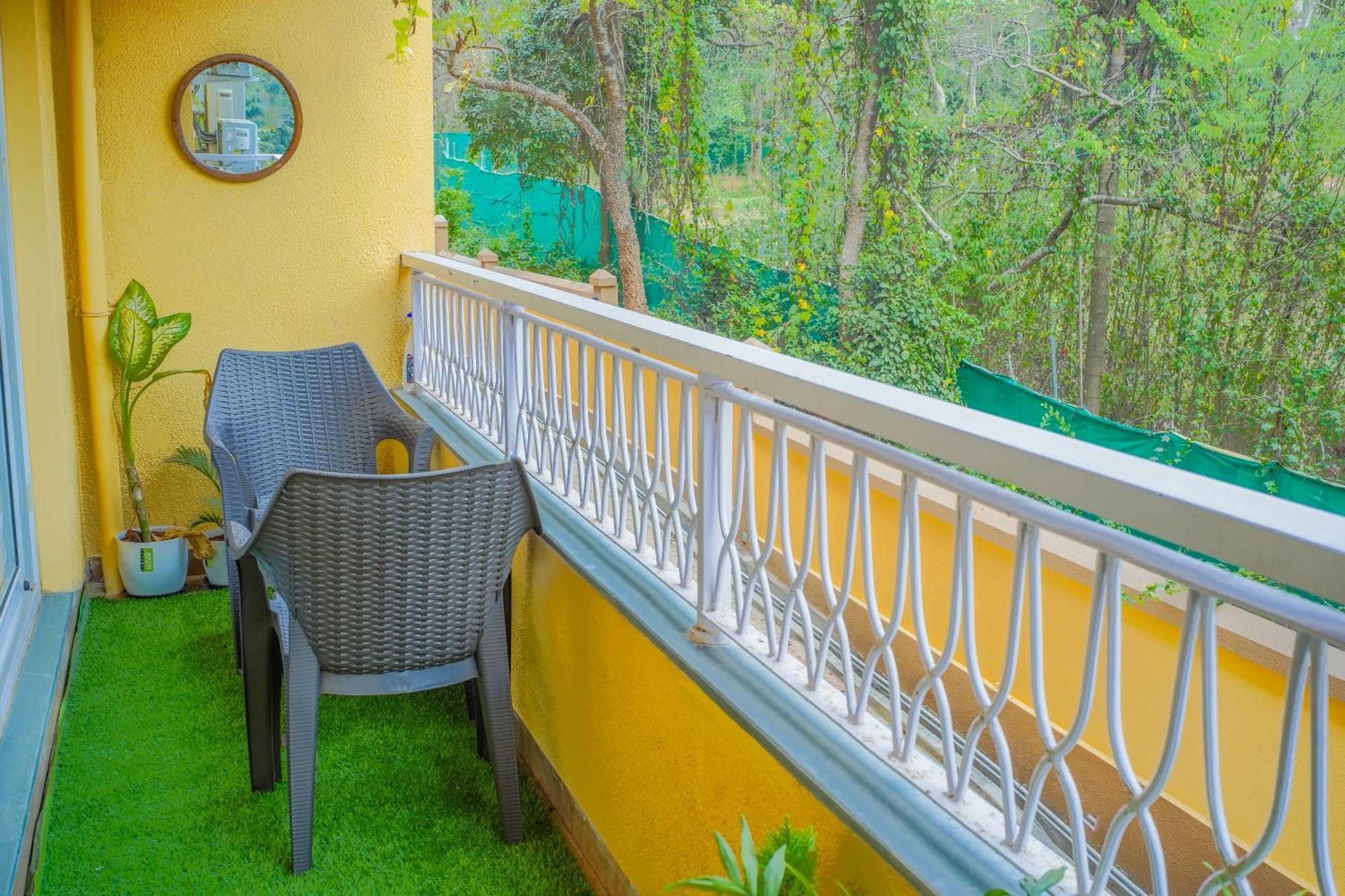 Alaya Stays 1 Bhk With Balcony & Pool - Veera Marina Candolim Exterior photo