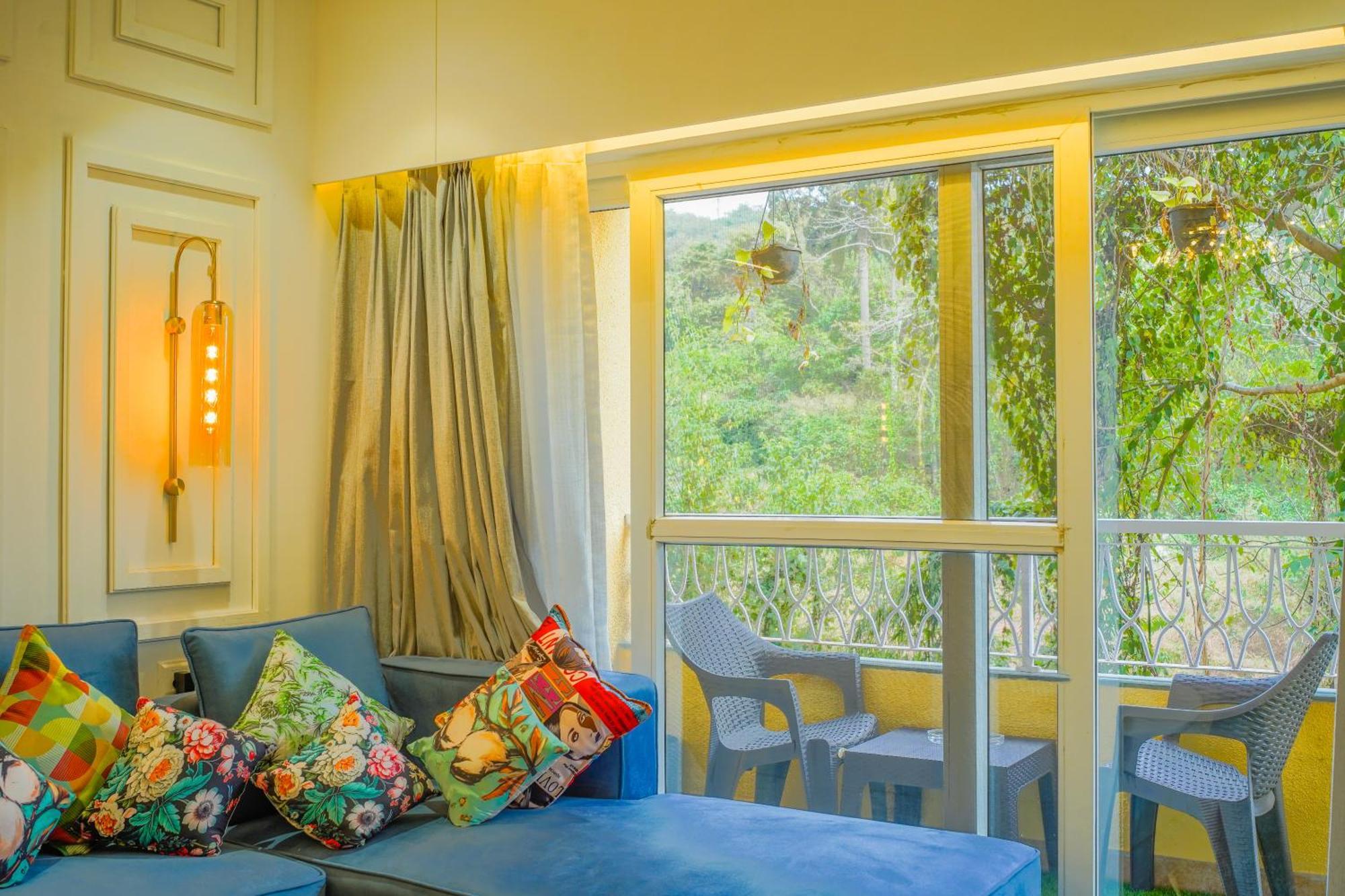 Alaya Stays 1 Bhk With Balcony & Pool - Veera Marina Candolim Exterior photo